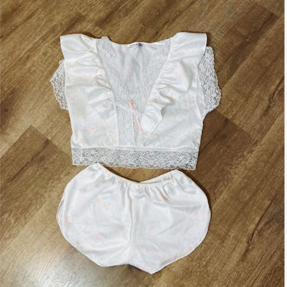 Vintage Lily of France Liquid Satin White Floral Lace Pajama Set - Picture 10 of 11